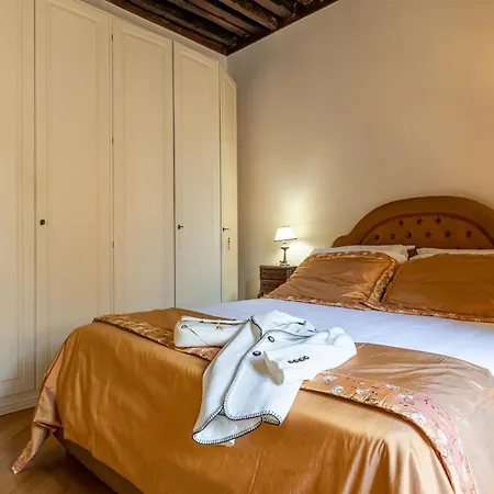 Dimora Coronari Apartmán *