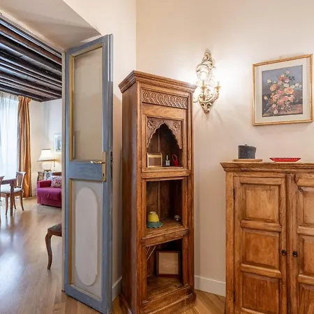 Daire Dimora Coronari Roma